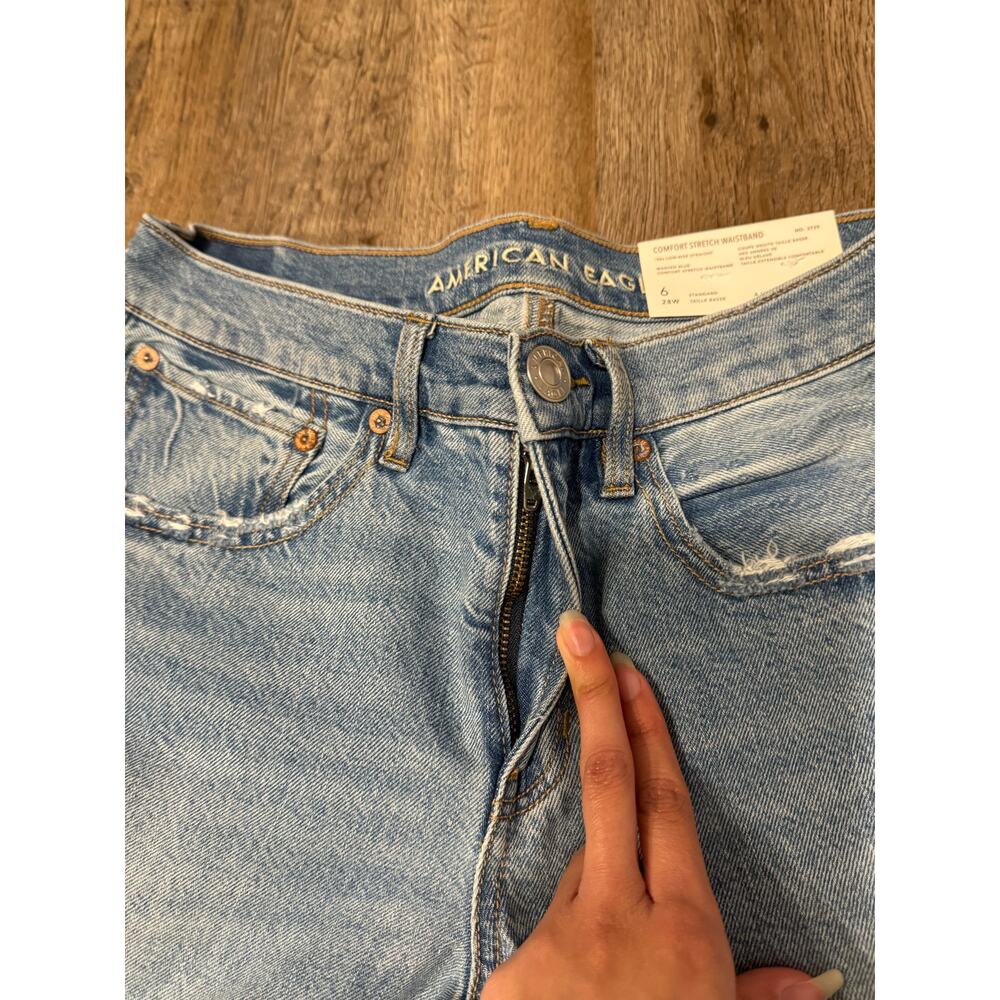 American Eagle Women’s 90’s Low Rise Straight Jean Size 6 - Picture 3 of 12